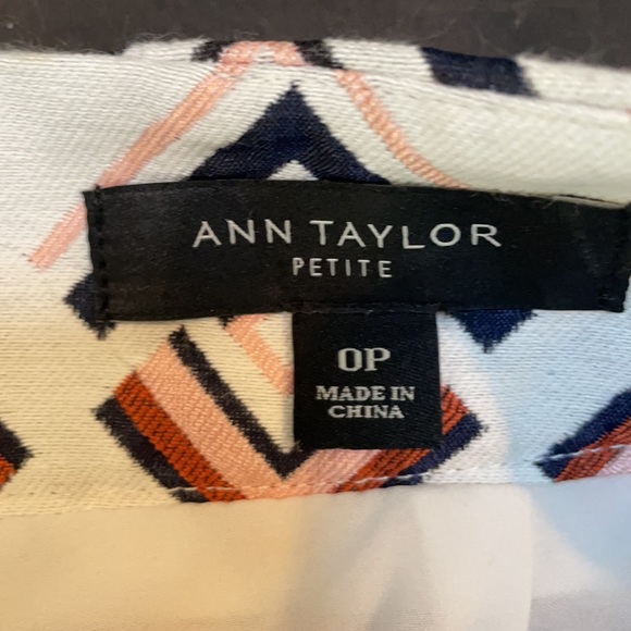 Ann Taylor skirt (Size 0P) - Picture 2 of 6